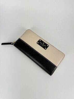 Kate Spade Women’s Black and Cream Zip Around Wallet